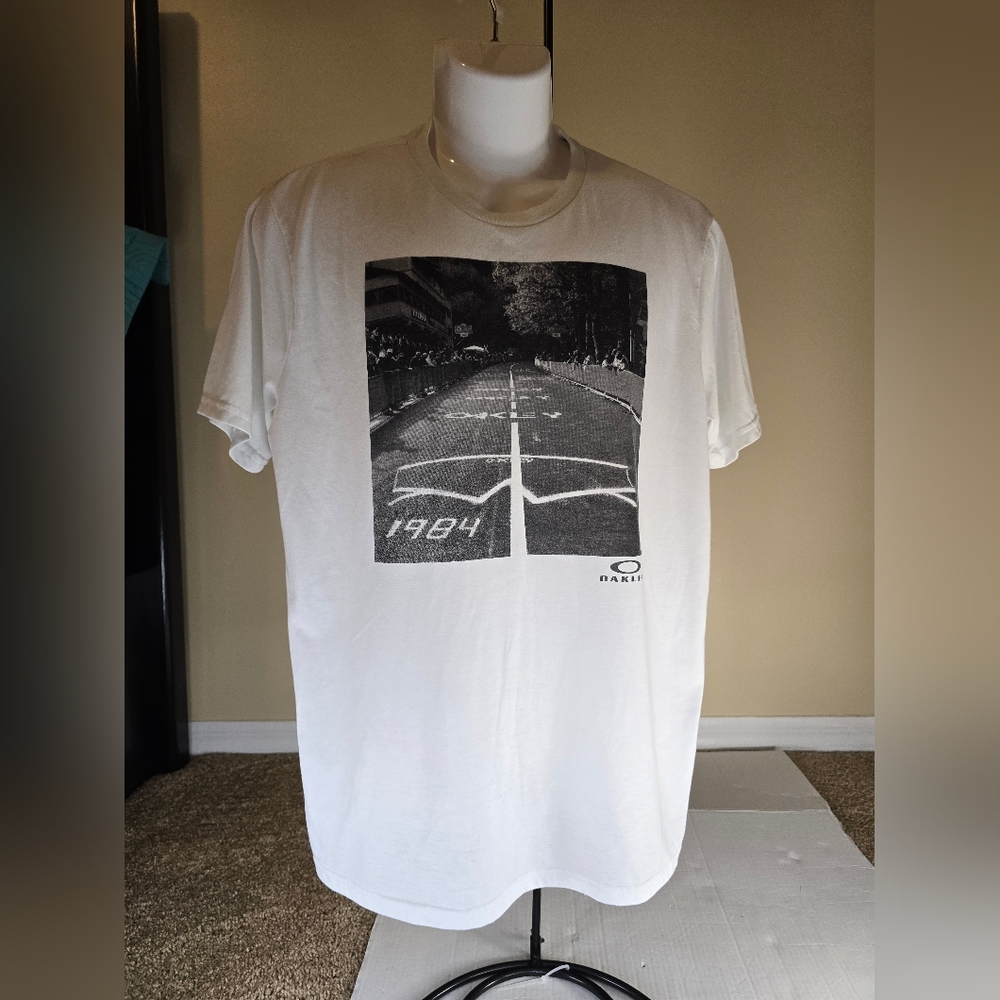 Oakley White O-Photoshades Men's Short-Sleeve TShirt size Large